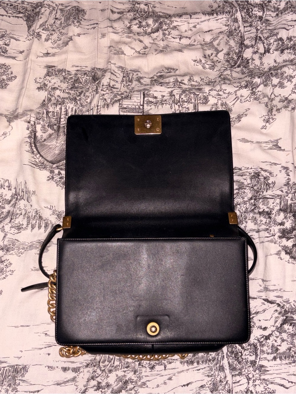 CHANEL BOY BAG - Picture 3 of 6